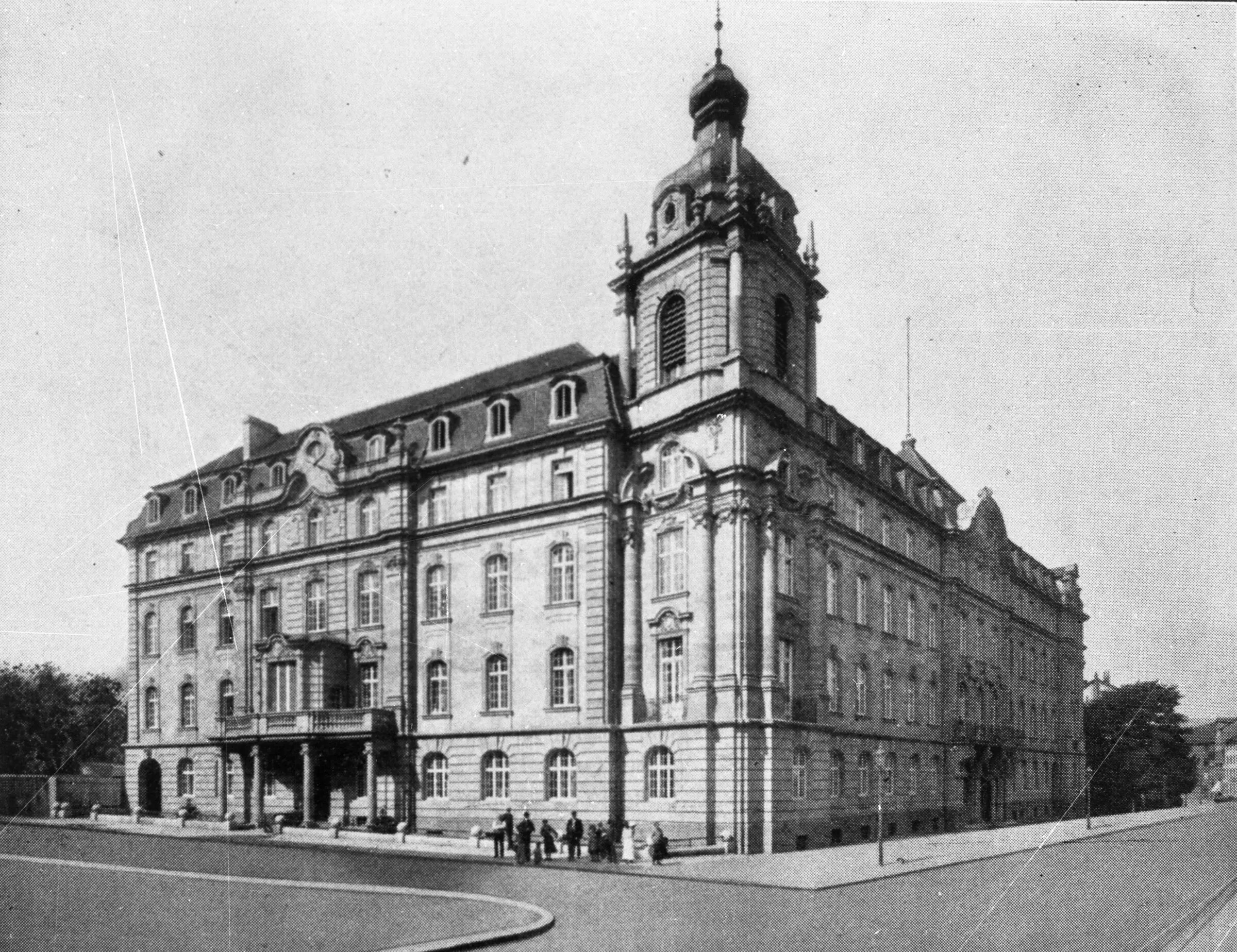 Polizeipräsidium Königstor, 1908